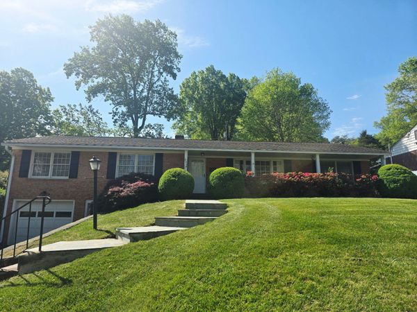 3008 Lofton RD, Roanoke, VA 24018