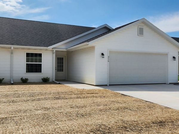 216 Betzer Road, Delavan, WI 53115