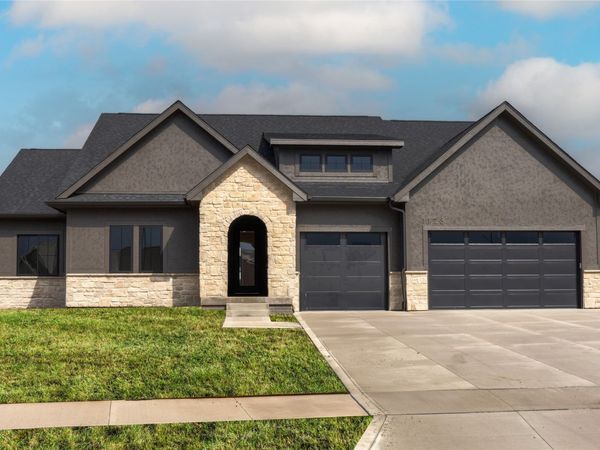 1128 NW 29th Court, Grimes, IA 50111