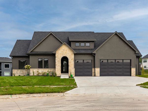 1128 NW 29th Court, Grimes, IA 50111