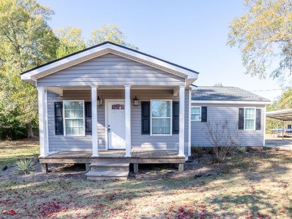 277 Saunders Street SW, Pelham, GA 31779