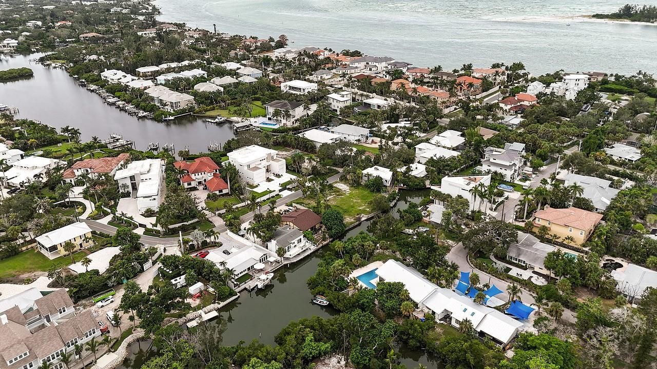 300 Garden Lane, Sarasota, FL 34242 Photo
