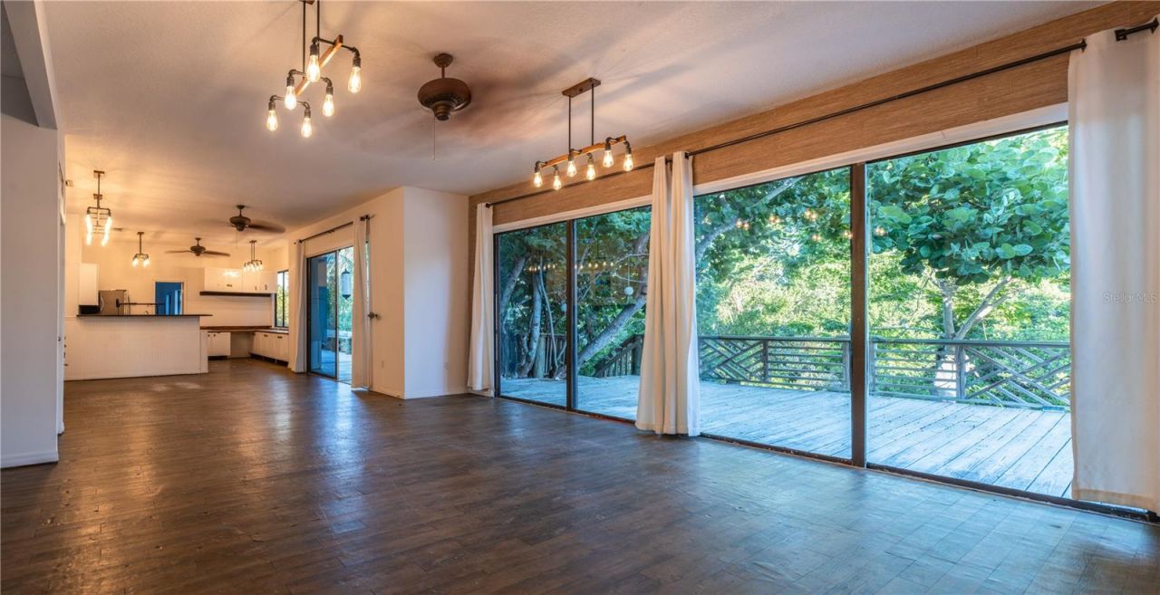 300 Garden Lane, Sarasota, FL 34242 Photo