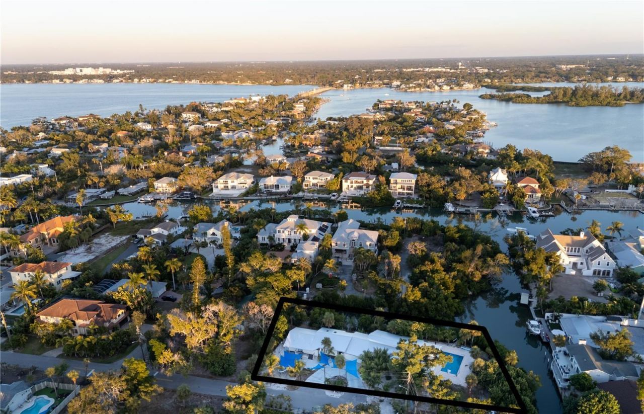 300 Garden Lane, Sarasota, FL 34242 Photo