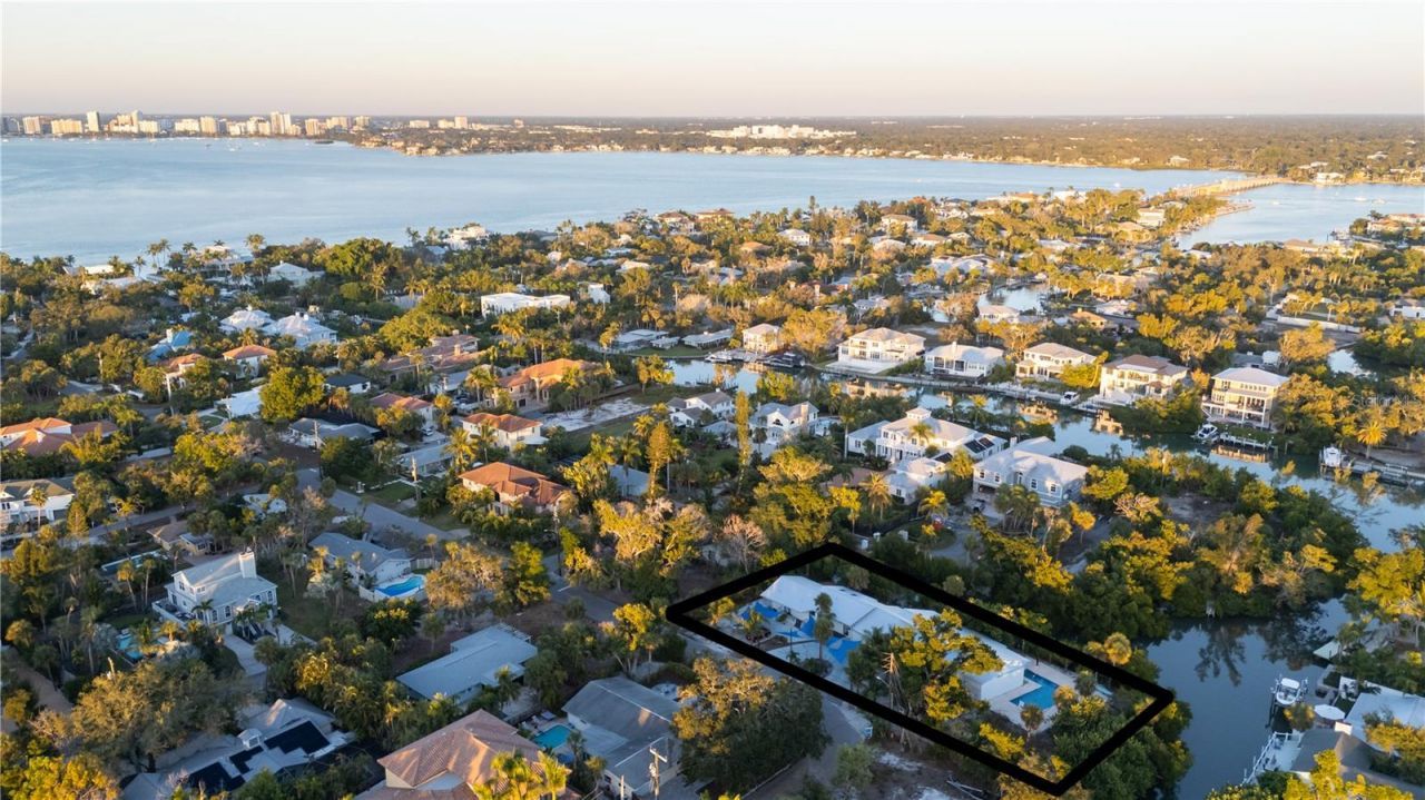 300 Garden Lane, Sarasota, FL 34242 Photo