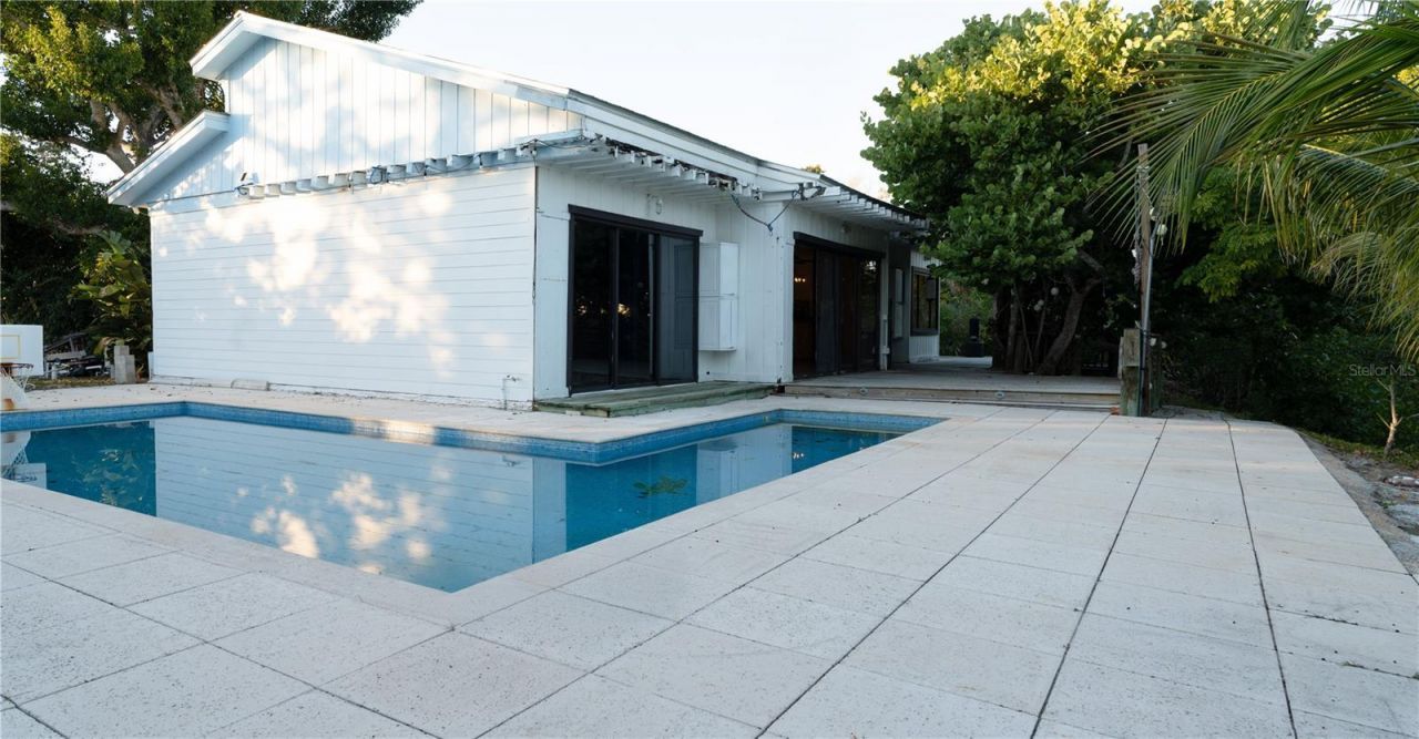 300 Garden Lane, Sarasota, FL 34242 Photo