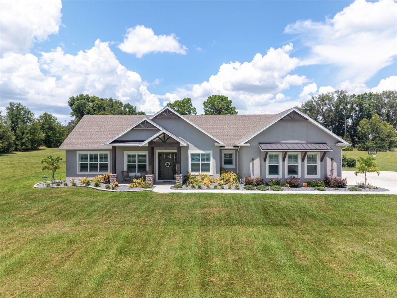 2540 NE 108th Lane, Oxford, FL 34484 Photo