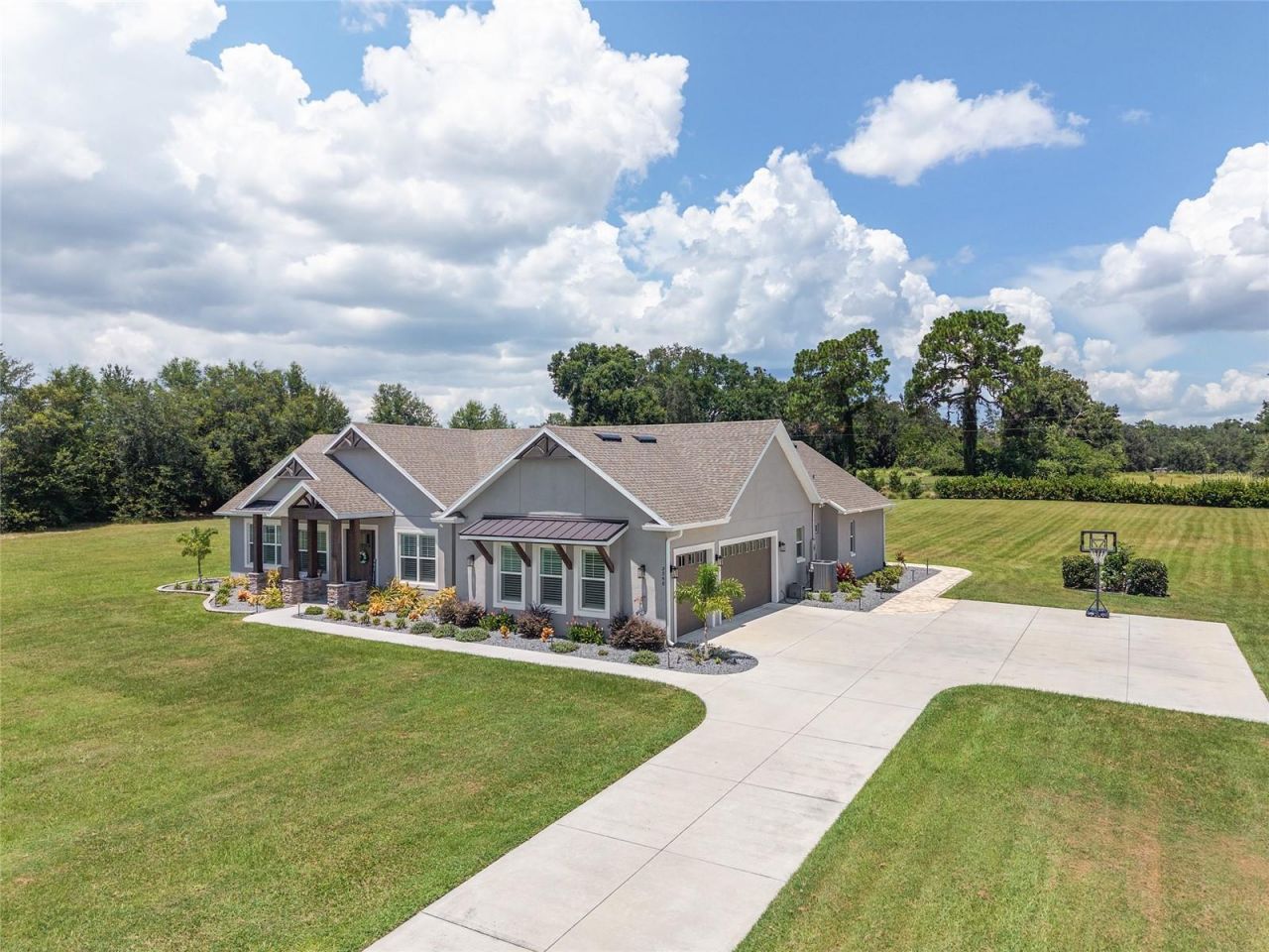 2540 NE 108th Lane, Oxford, FL 34484 Photo