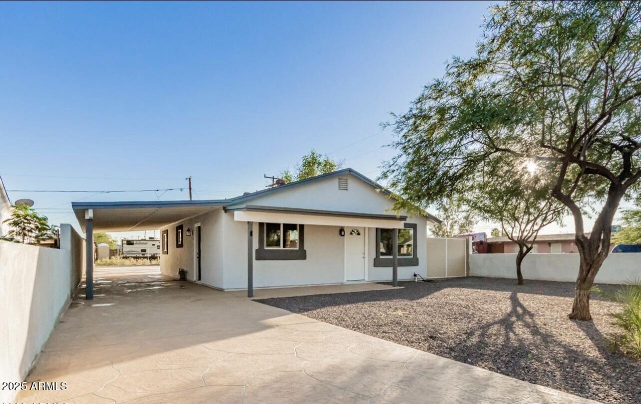 2951 W Holly Street, Phoenix, AZ 85009 Main Photo