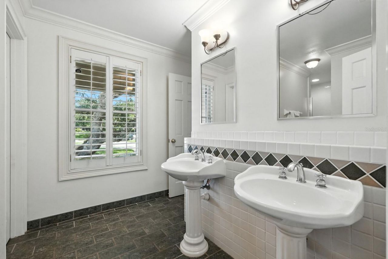 360 John Anderson Drive, Ormond Beach, FL 32176 Photo