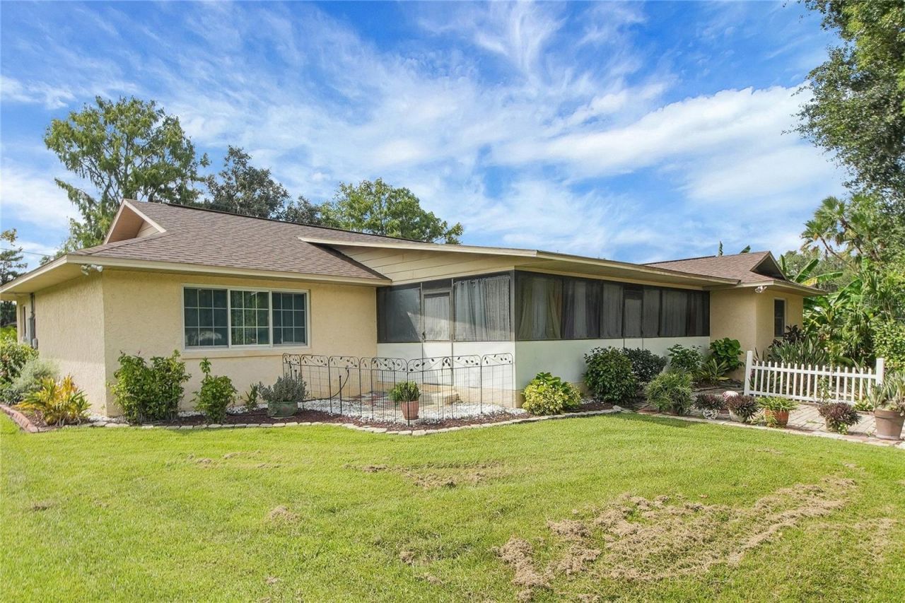 5 Magnolia Lane, Yalaha, FL 34797 Photo