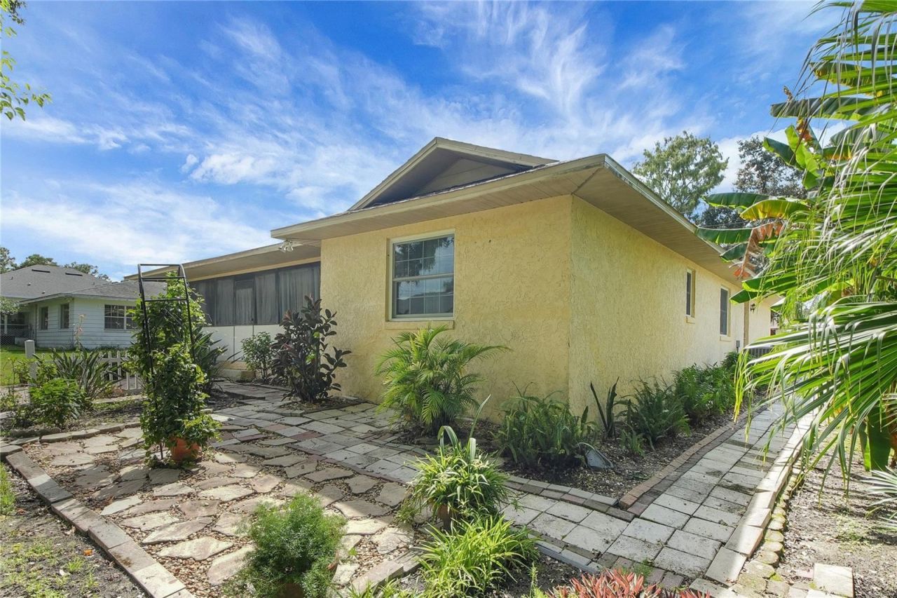 5 Magnolia Lane, Yalaha, FL 34797 Photo