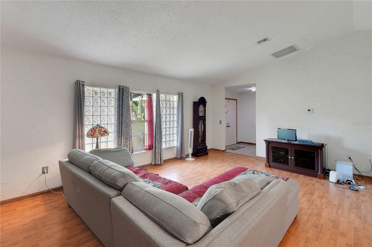 5 Magnolia Lane, Yalaha, FL 34797 Photo