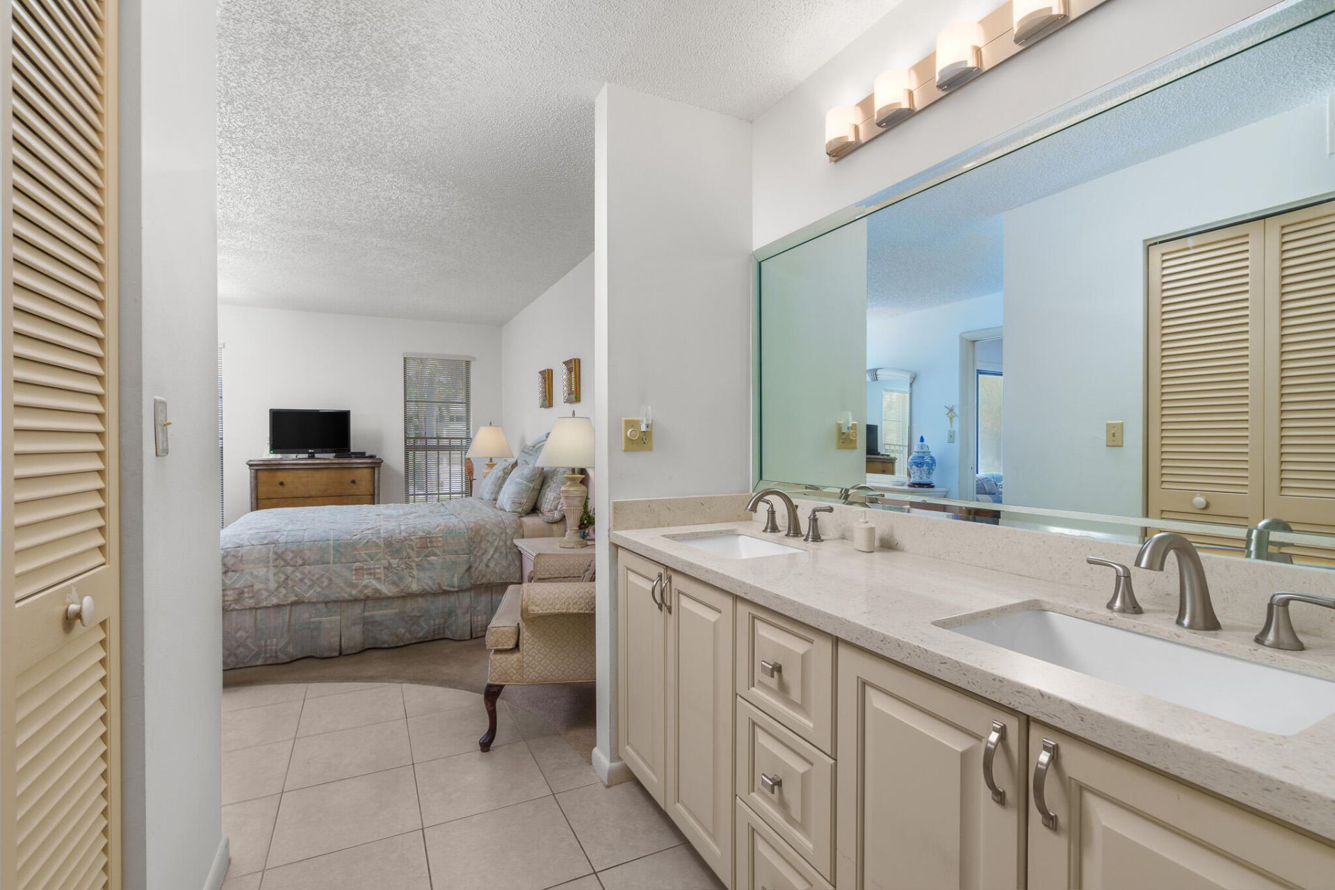 445 SE 21st Avenue, Unit 202, Deerfield Beach, FL 33441 Photo