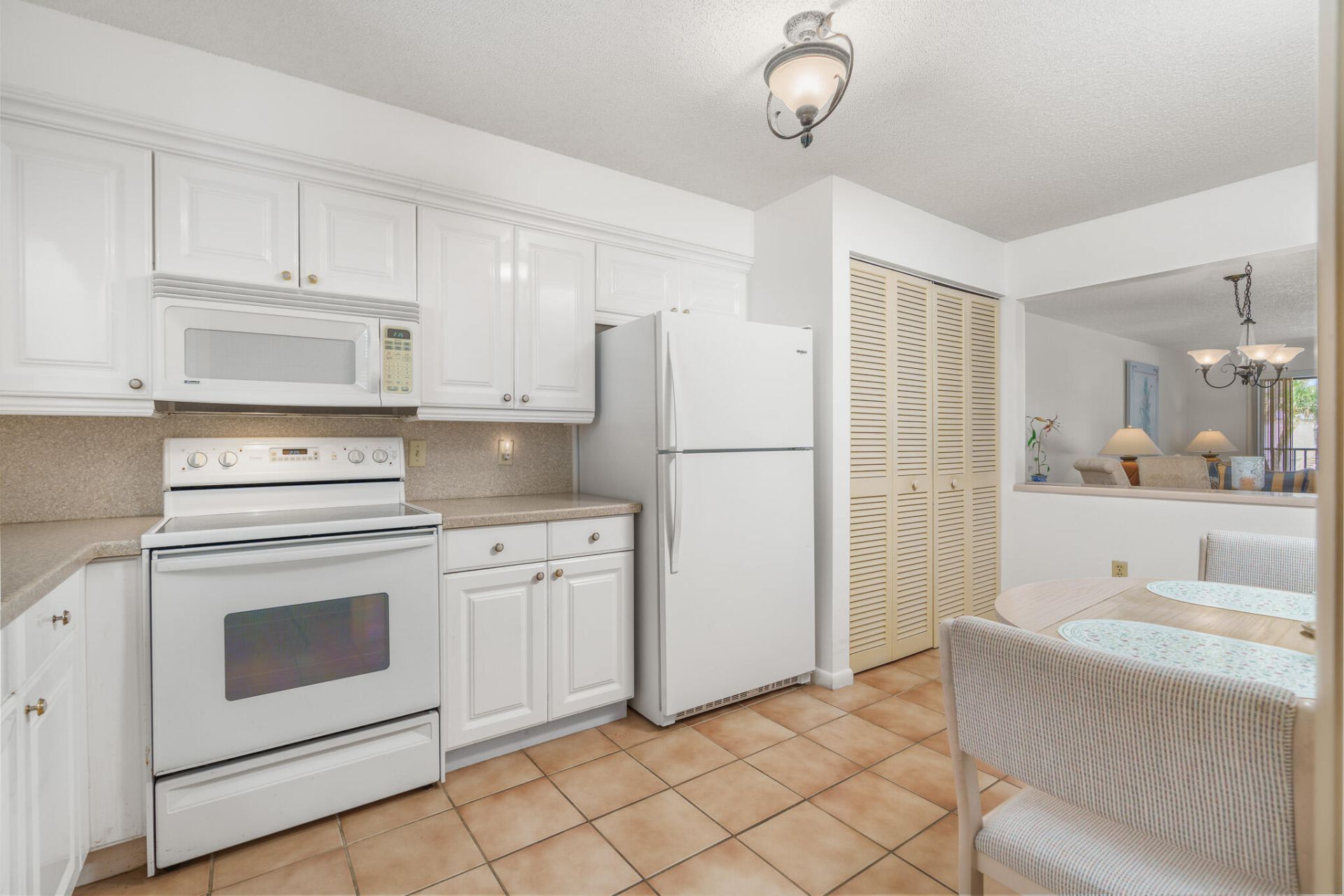 445 SE 21st Avenue, Unit 202, Deerfield Beach, FL 33441 Photo