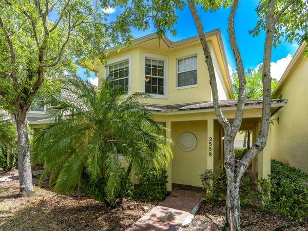 2558 SE Pineland Drive, Port St. Lucie, FL 34952