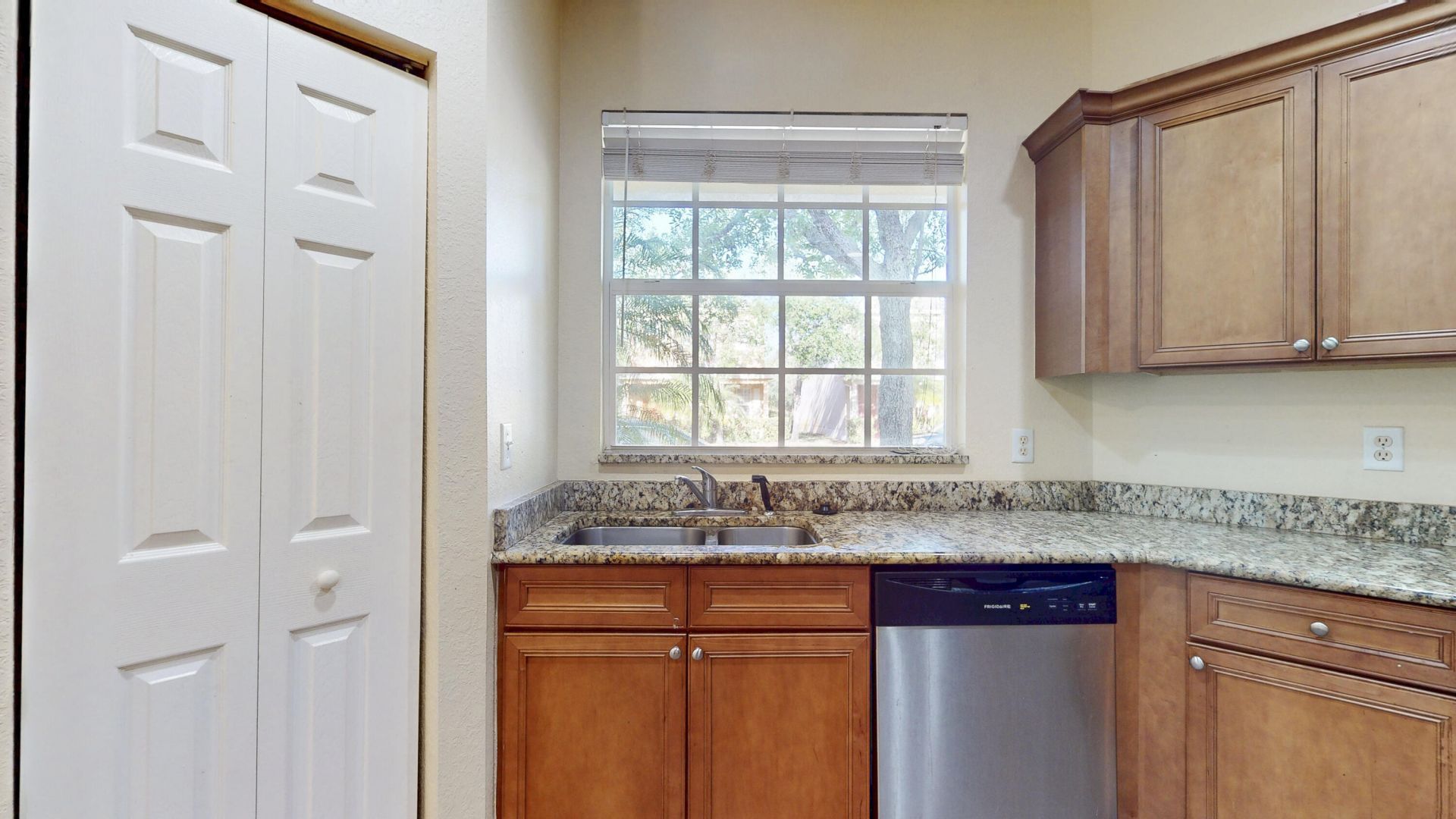 2558 SE Pineland Drive, Port Saint Lucie, FL 34952 Photo