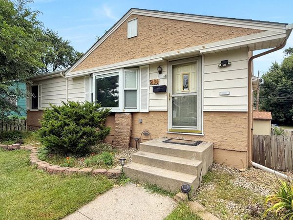 2161 Ross Avenue E, Saint Paul, MN 55119