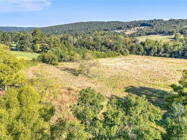 1506 Madison 6555 , Huntsville, AR 72740