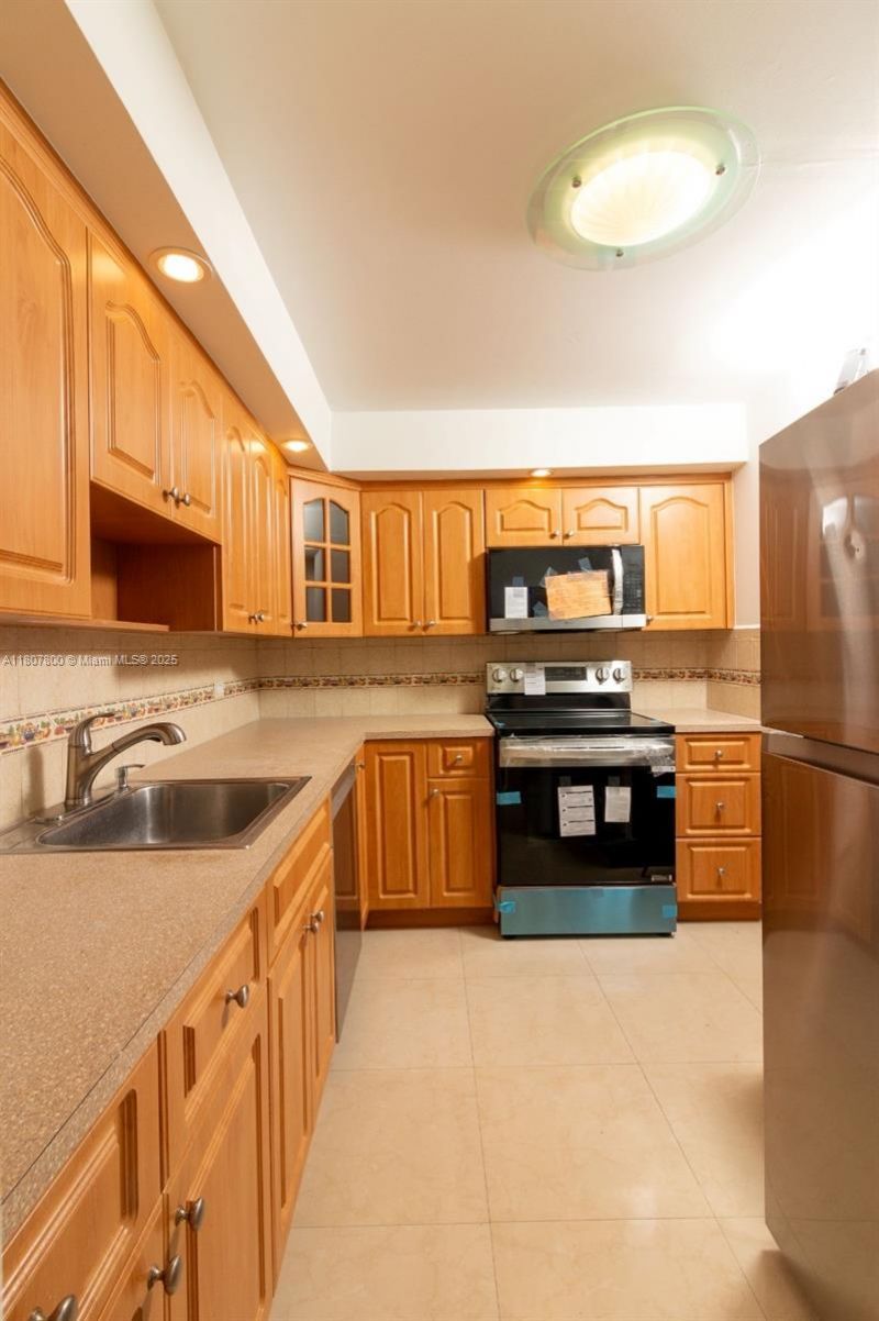 447 NE 195th St, Unit 217, Miami, FL 33179 Photo