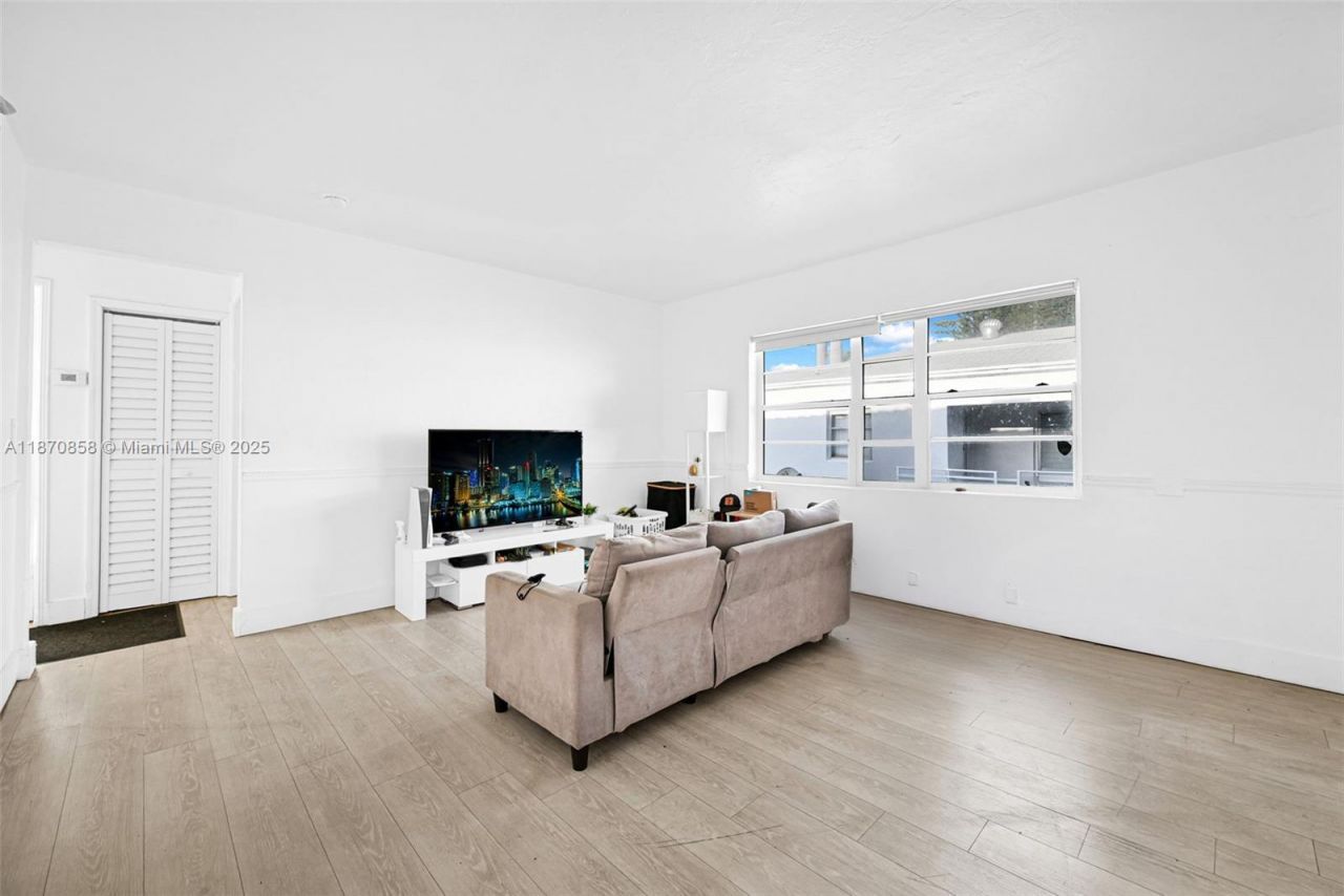 1784 Marseille Dr, Miami Beach, FL 33141 Photo