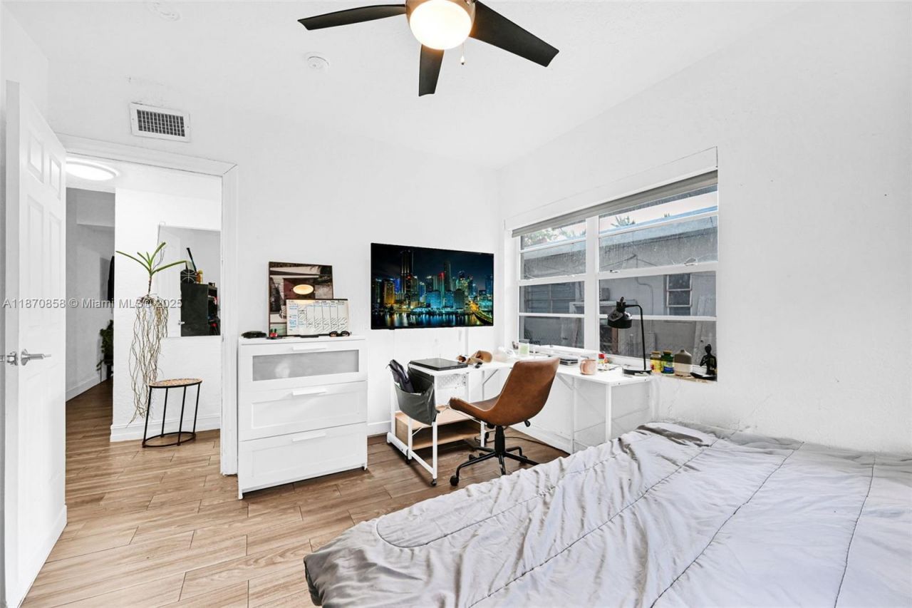 1784 Marseille Dr, Miami Beach, FL 33141 Photo