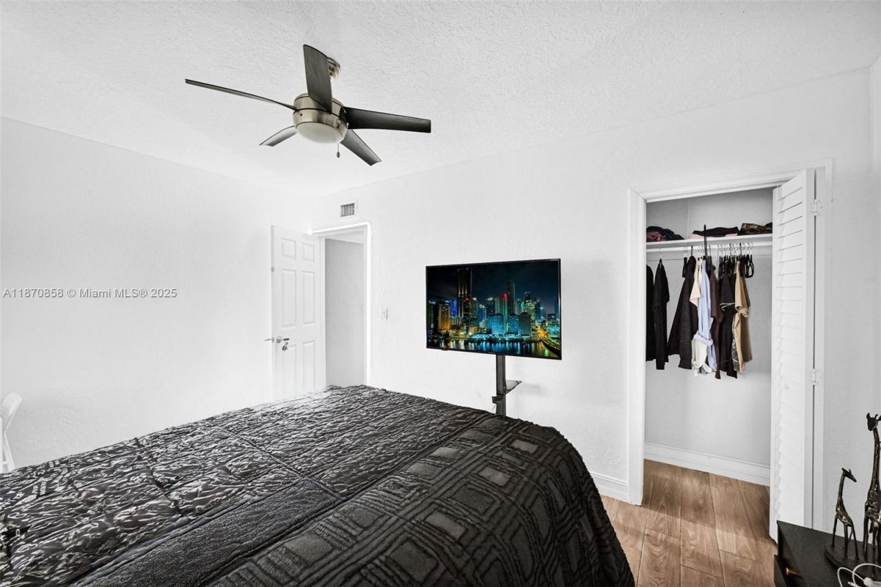 1784 Marseille Dr, Miami Beach, FL 33141 Photo