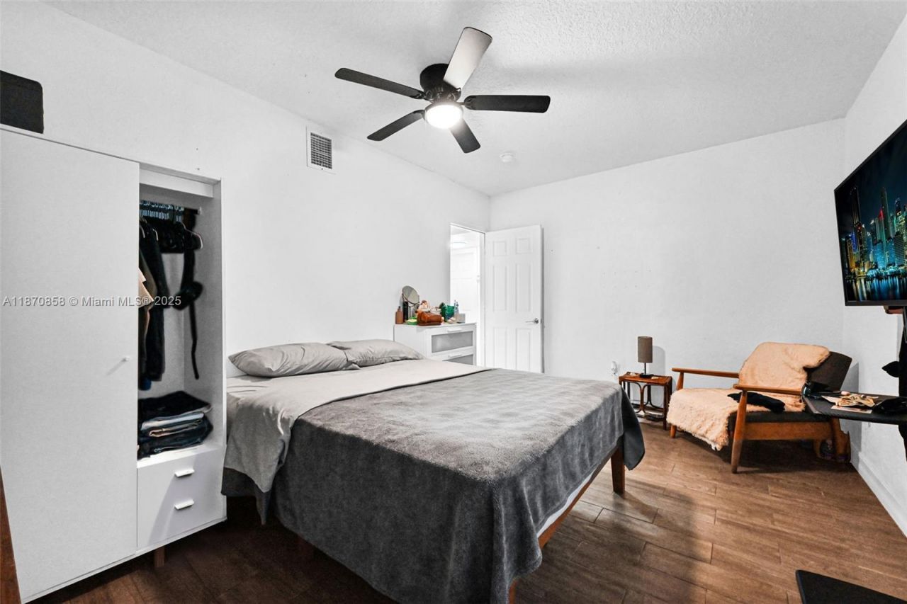 1784 Marseille Dr, Miami Beach, FL 33141 Photo