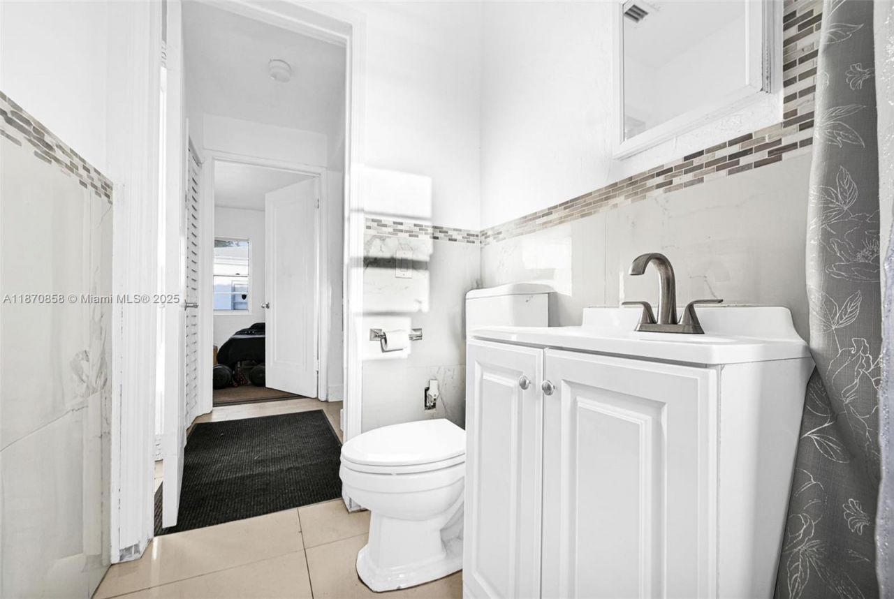 1784 Marseille Dr, Miami Beach, FL 33141 Photo