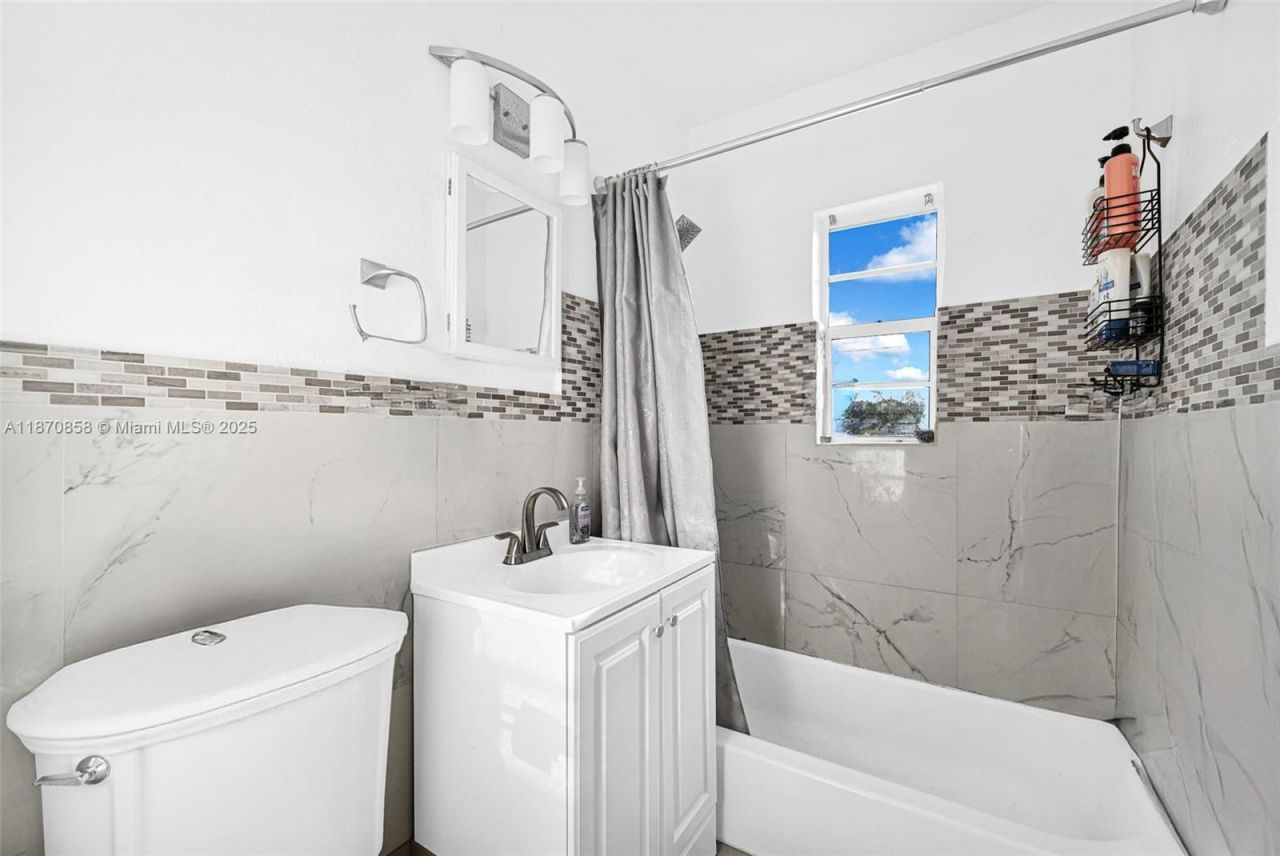 1784 Marseille Dr, Miami Beach, FL 33141 Photo