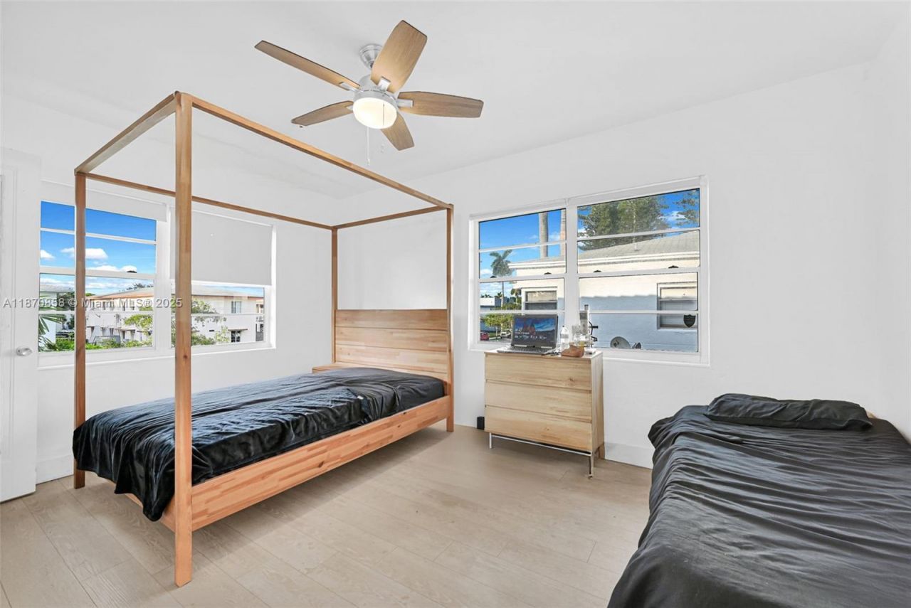 1784 Marseille Dr, Miami Beach, FL 33141 Photo