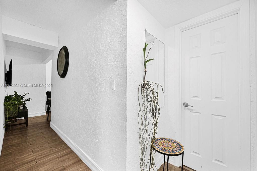 1784 Marseille Dr, Miami Beach, FL 33141 Photo