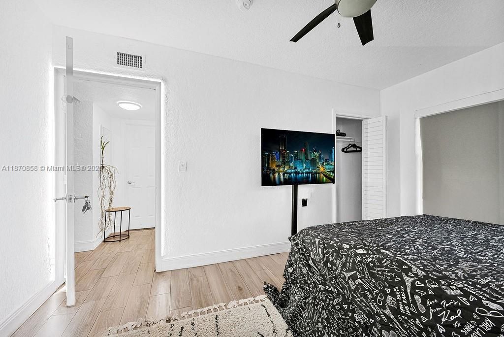 1784 Marseille Dr, Miami Beach, FL 33141 Photo