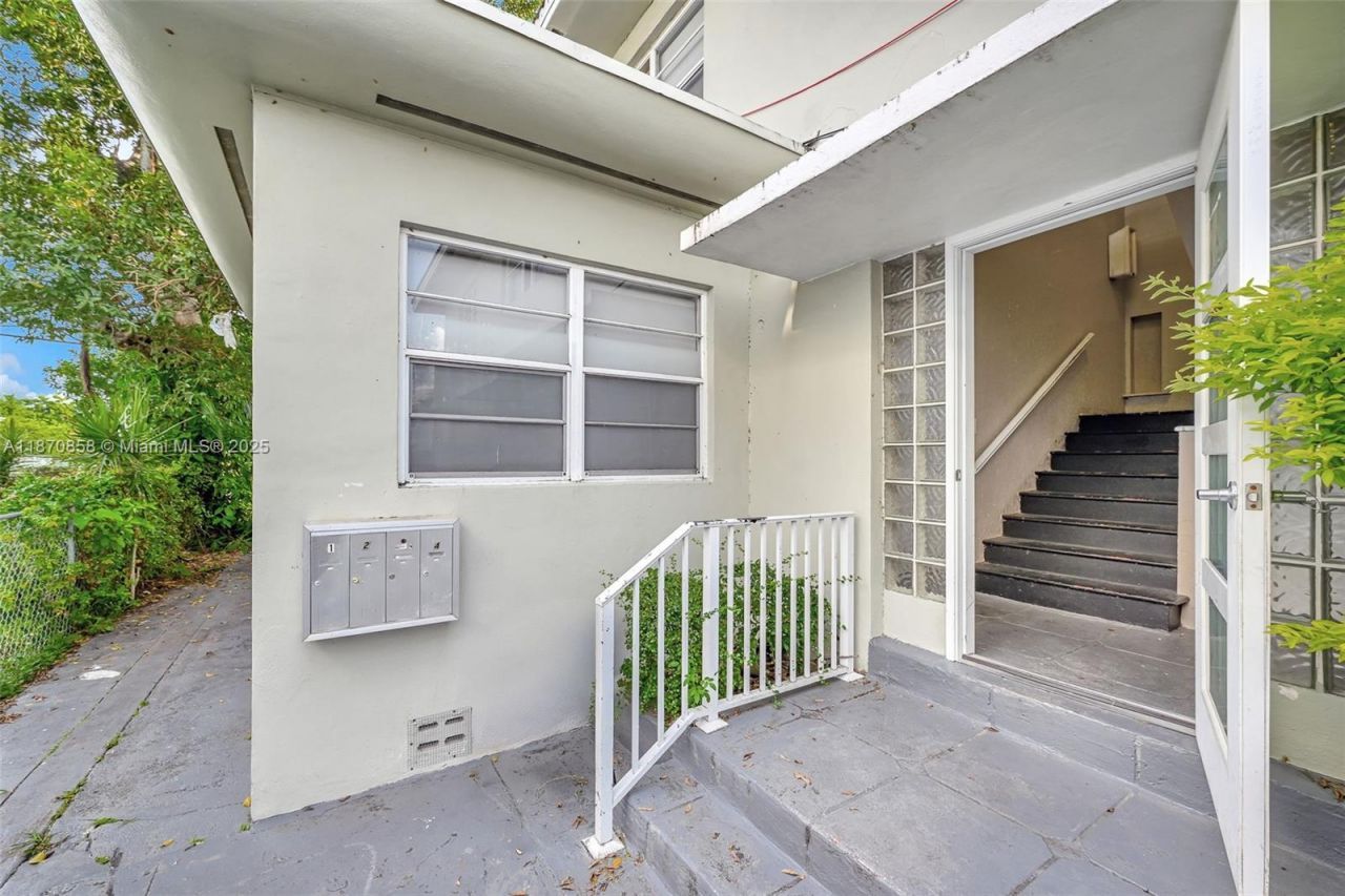 1784 Marseille Dr, Miami Beach, FL 33141 Photo