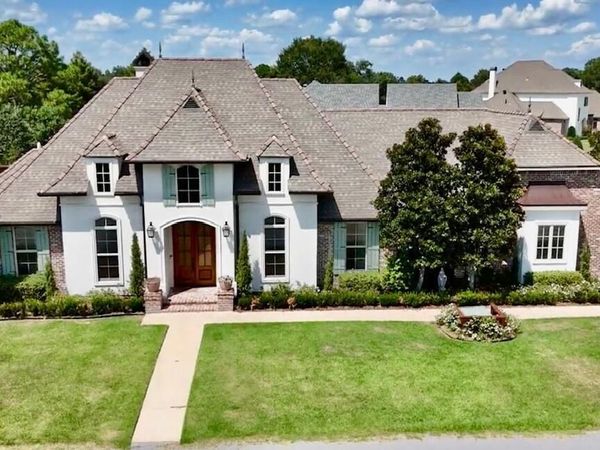 1001 The Lake Drive, Broussard, LA 70518