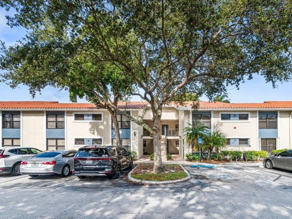1495 Lake Crystal Drive, Unit H, West Palm Beach, FL 33411