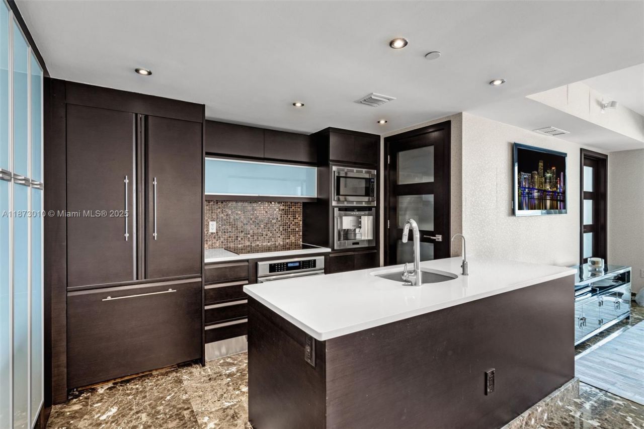 5875 Collins Ave, Unit 1503, Miami Beach, FL 33140 Photo