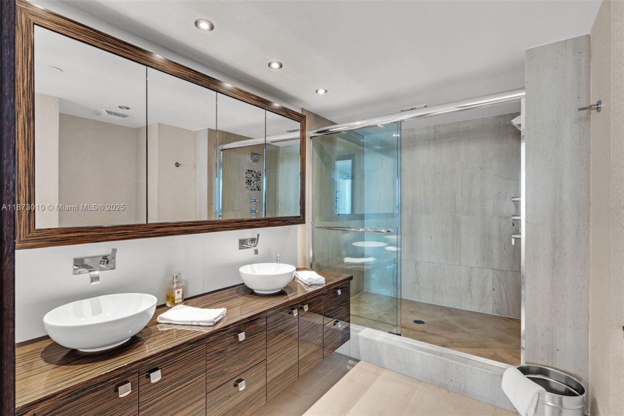 5875 Collins Ave, Unit 1503, Miami Beach, FL 33140 Photo