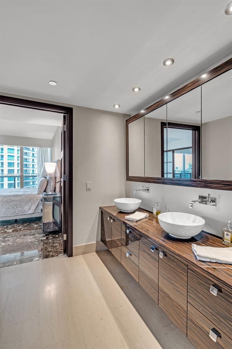 5875 Collins Ave, Unit 1503, Miami Beach, FL 33140 Photo