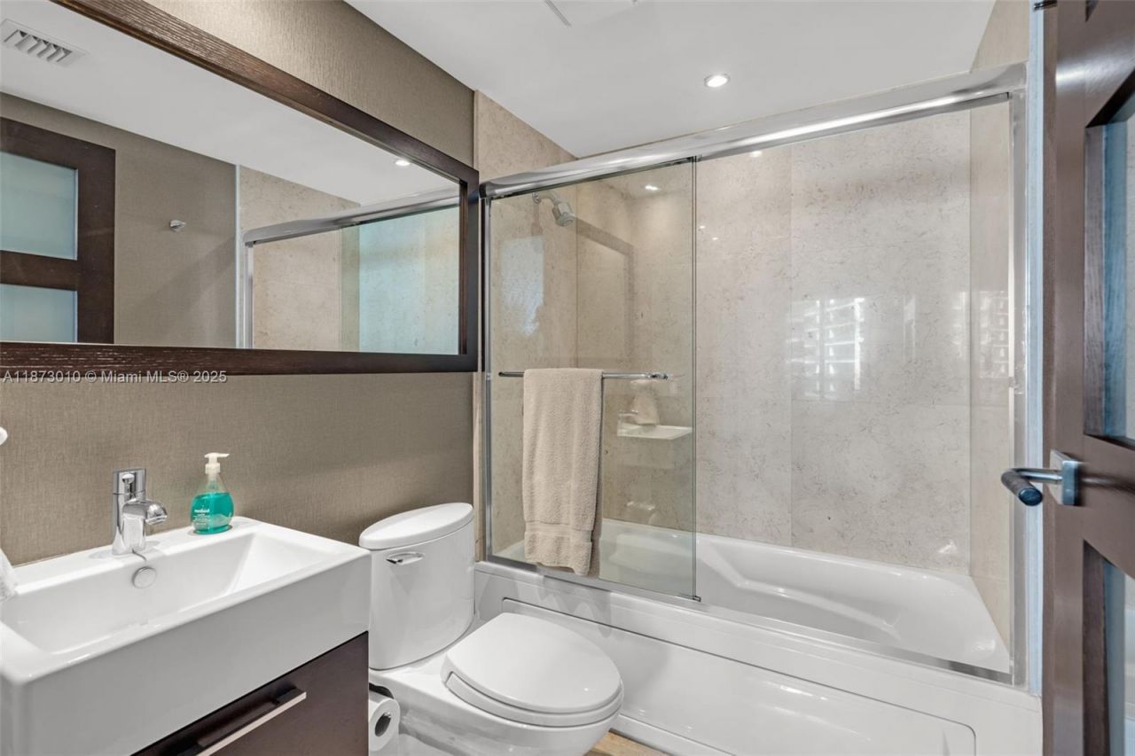 5875 Collins Ave, Unit 1503, Miami Beach, FL 33140 Photo