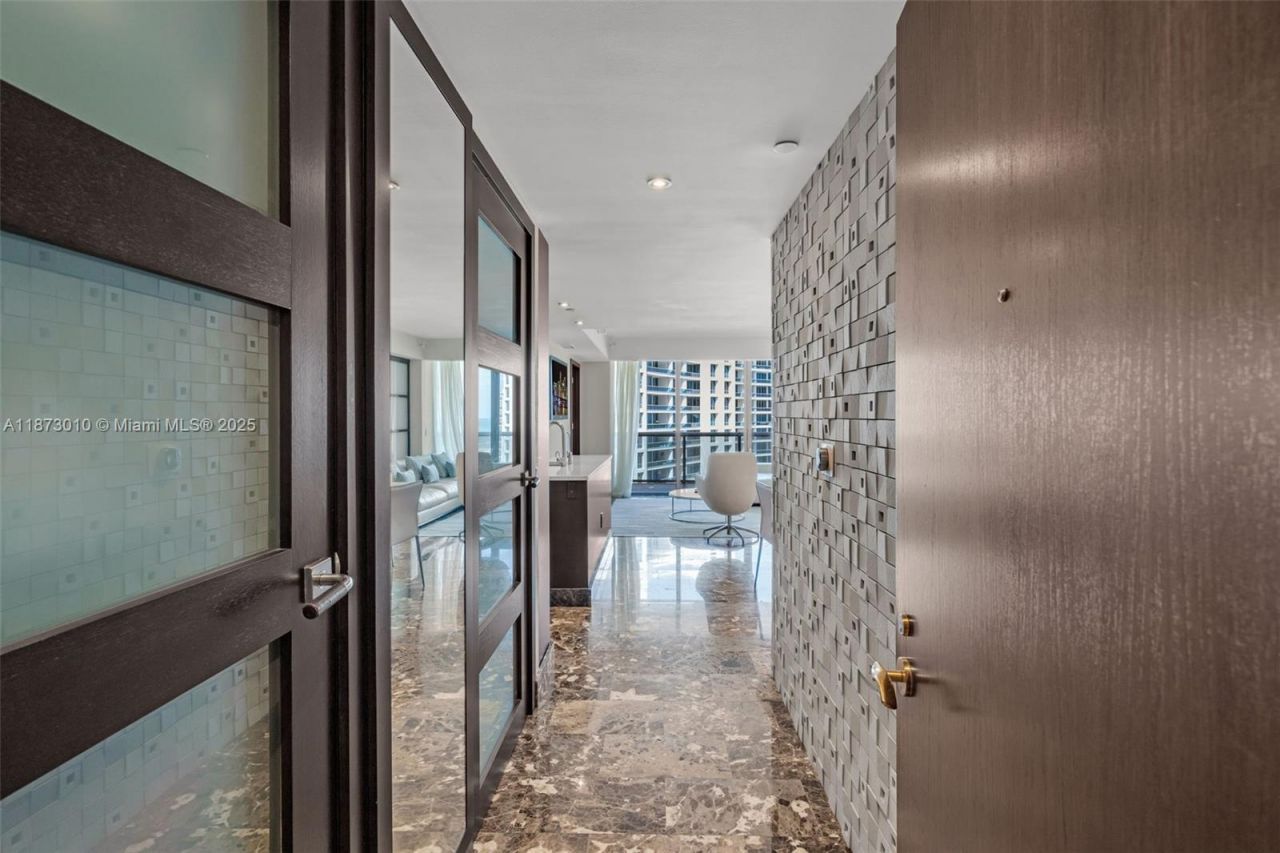 5875 Collins Ave, Unit 1503, Miami Beach, FL 33140 Photo