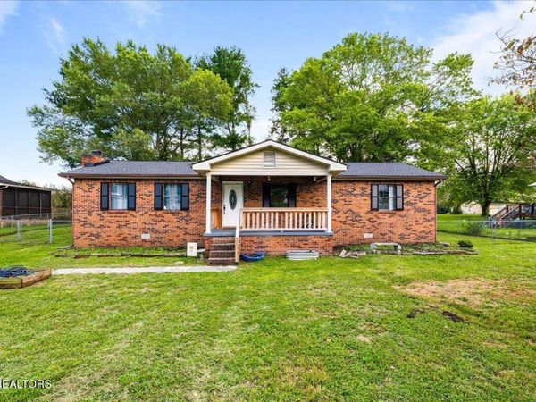 211 Evans Rd, Jacksboro, TN 37757