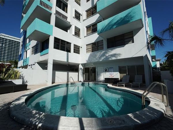 6941 Carlyle Ave, Unit 4C, Miami Beach, FL 33141