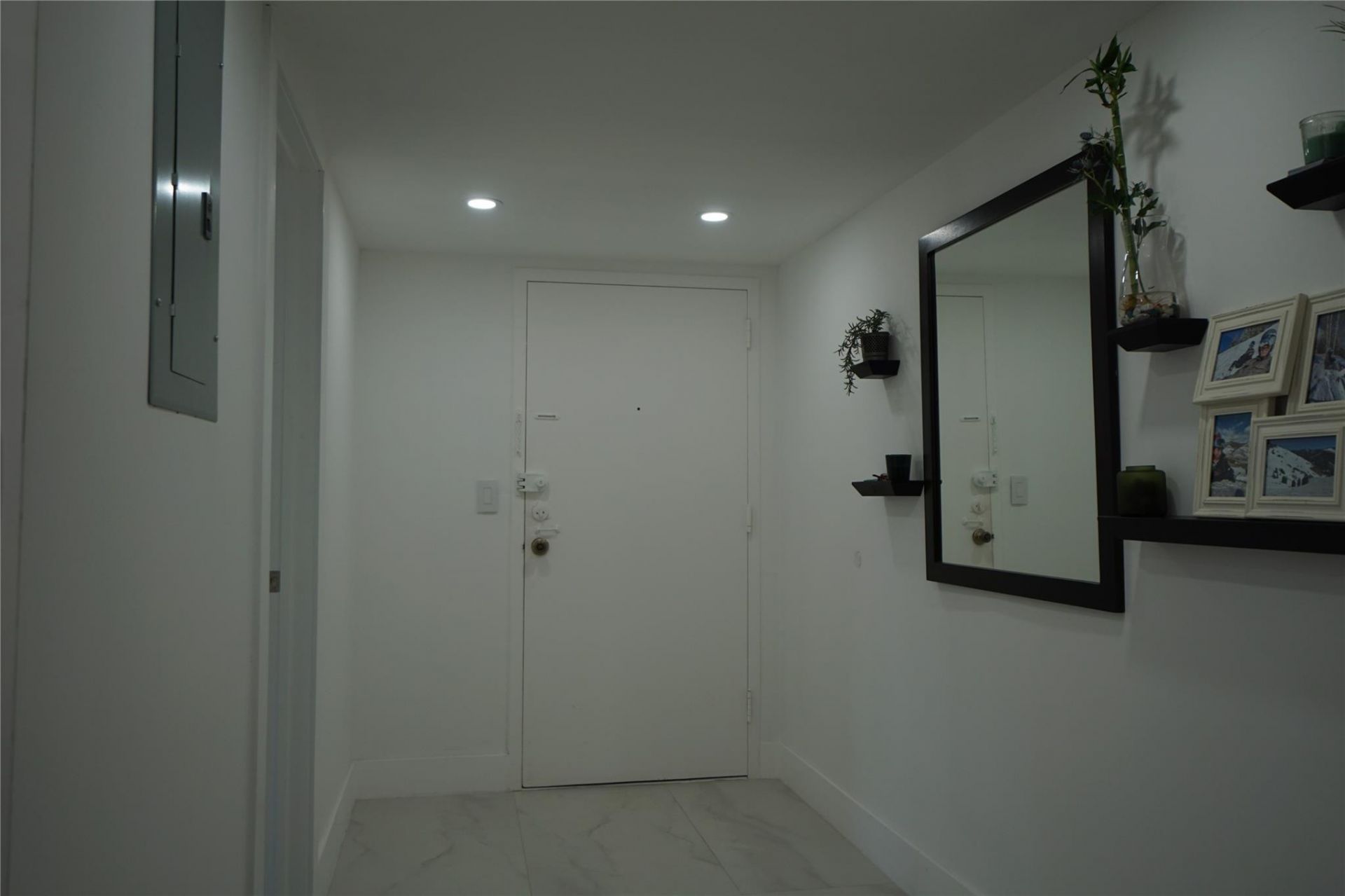 6941 Carlyle Avenue, Unit 4C, Miami Beach, FL 33141 Photo