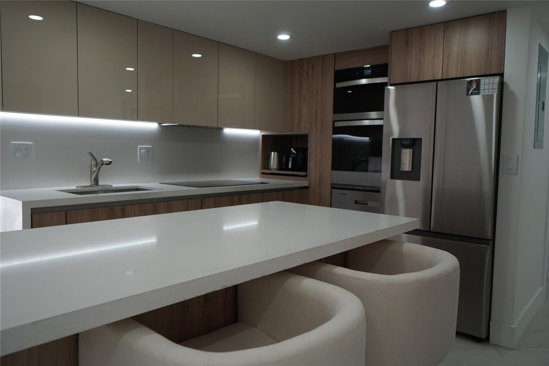 6941 Carlyle Avenue, Unit 4C, Miami Beach, FL 33141 Photo