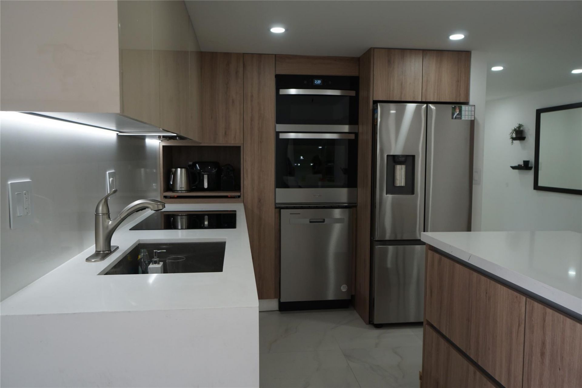 6941 Carlyle Avenue, Unit 4C, Miami Beach, FL 33141 Photo