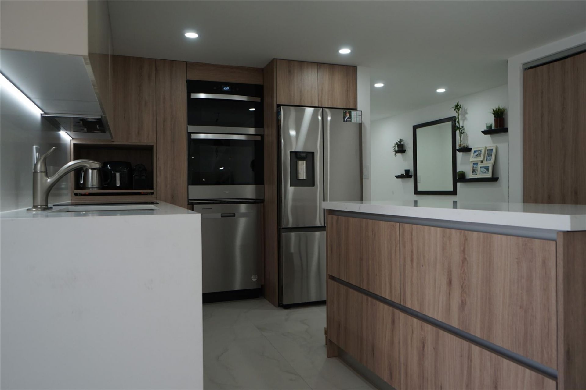 6941 Carlyle Avenue, Unit 4C, Miami Beach, FL 33141 Photo