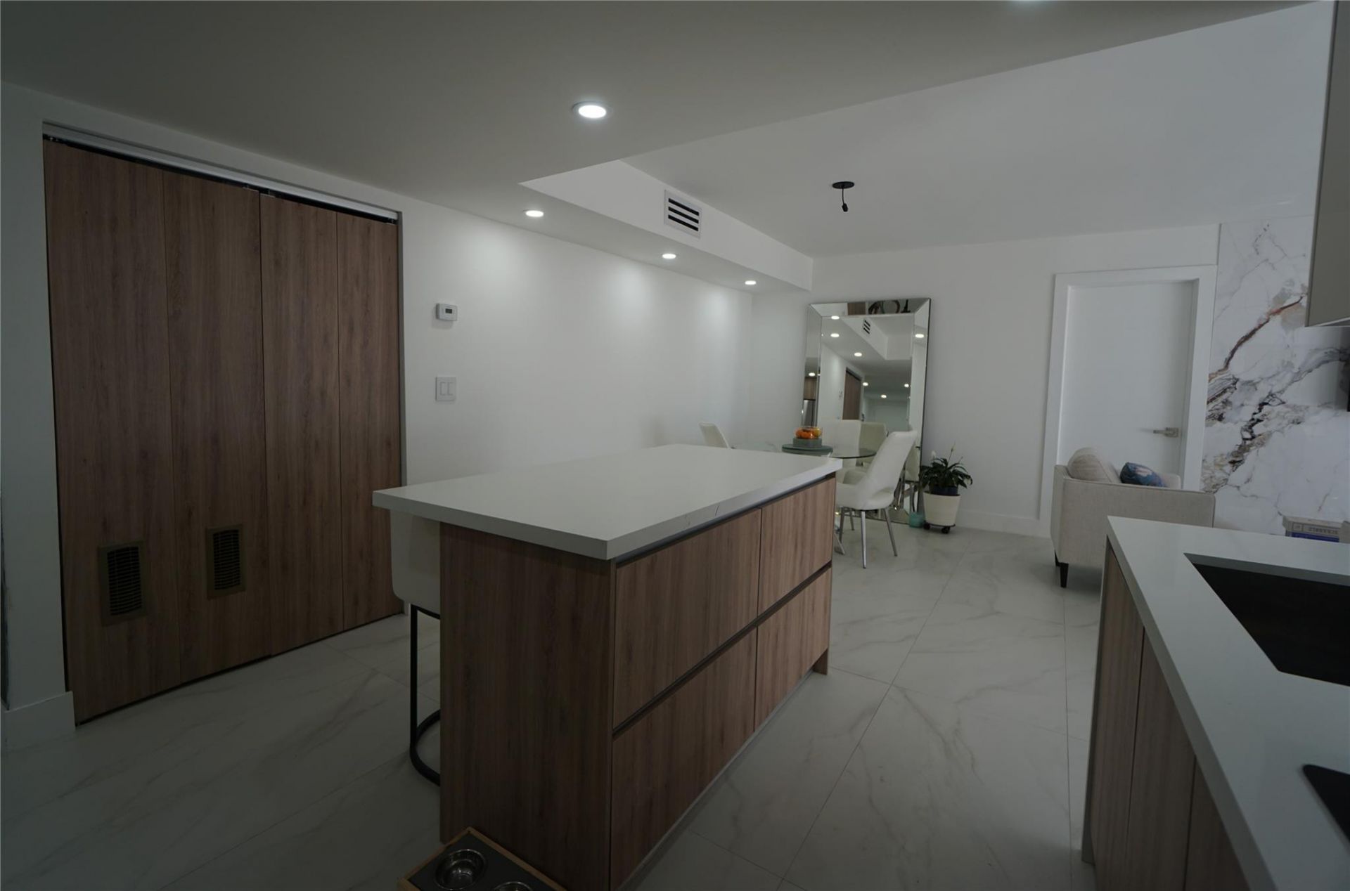 6941 Carlyle Avenue, Unit 4C, Miami Beach, FL 33141 Photo