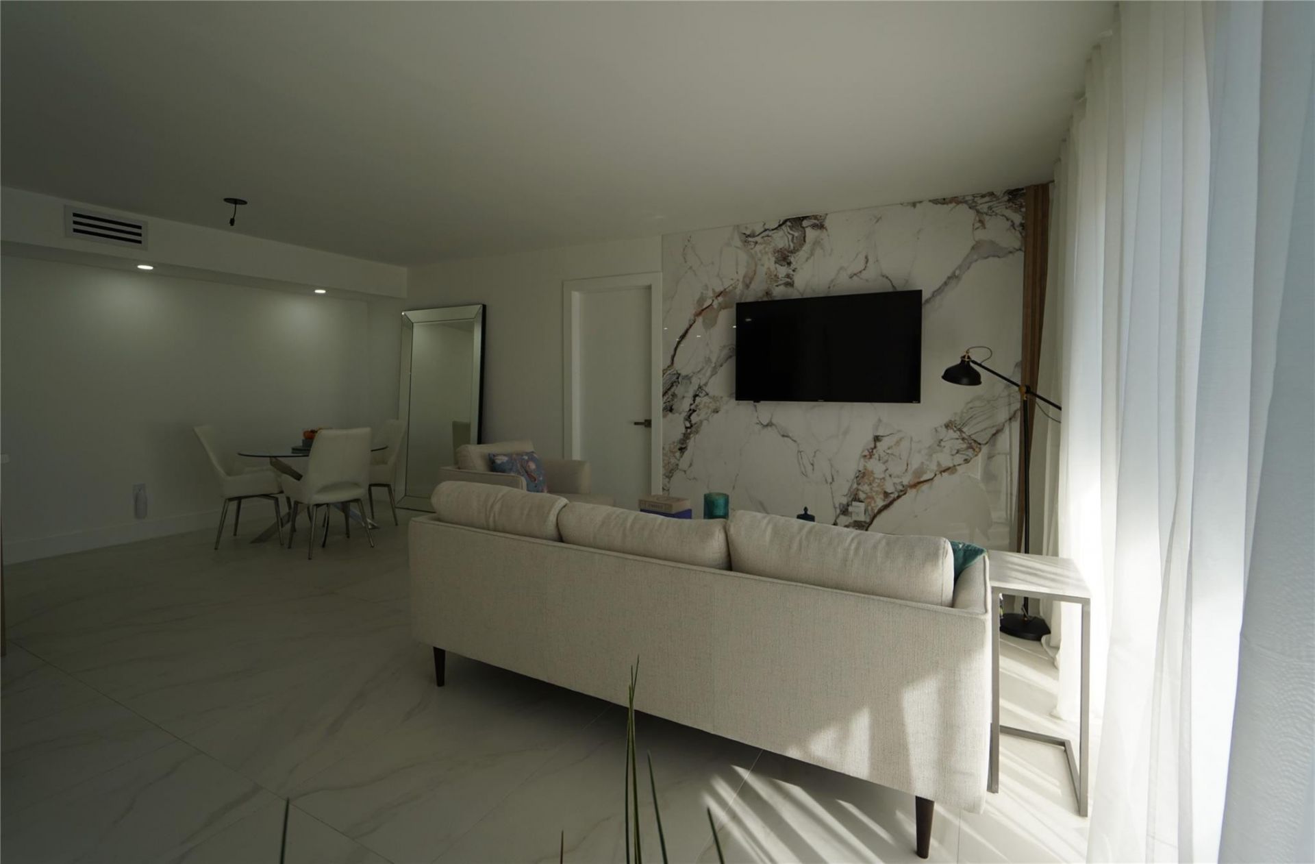 6941 Carlyle Avenue, Unit 4C, Miami Beach, FL 33141 Photo