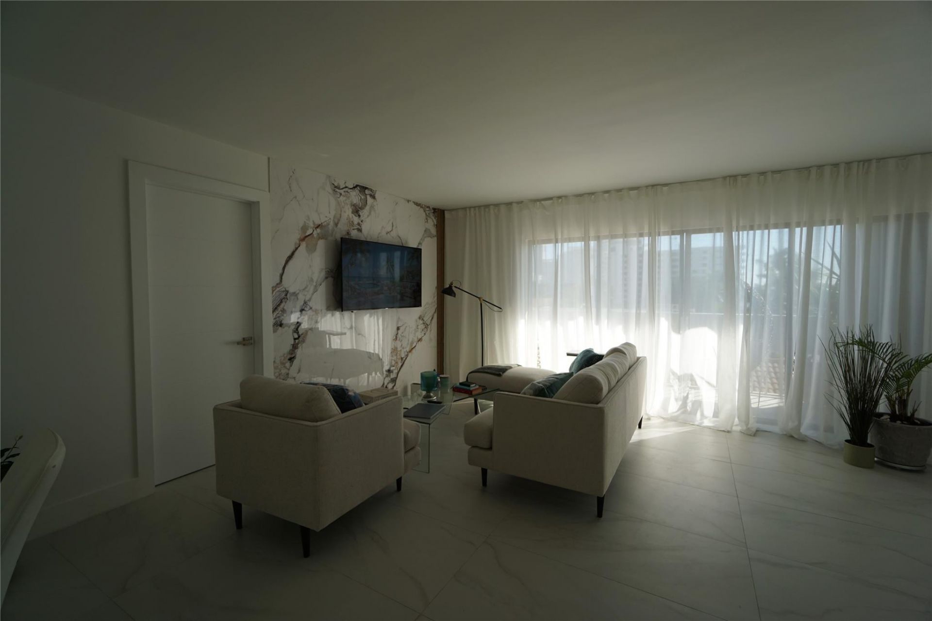 6941 Carlyle Avenue, Unit 4C, Miami Beach, FL 33141 Photo